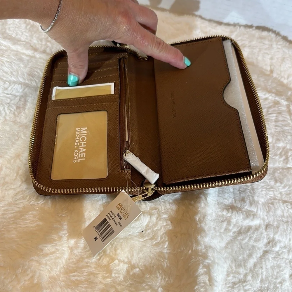 NWT Michael Kors Fulton, large flat phone case, leather brown clutch
